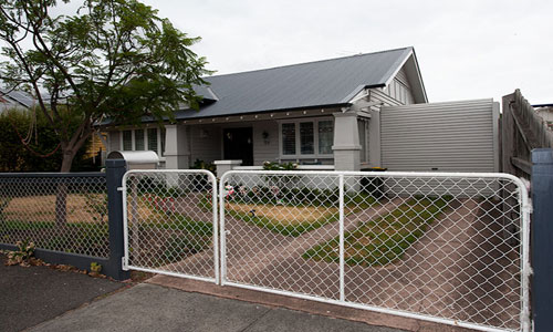 Chain mesh fence and gates
